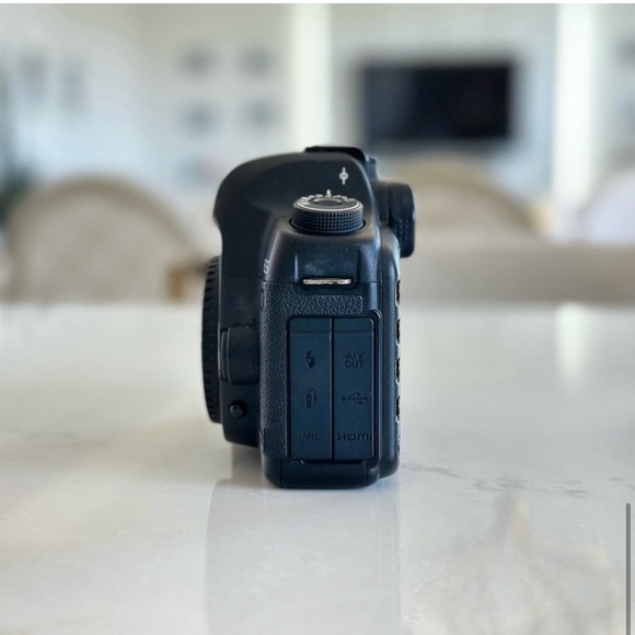 Canon EOS 5D Mark 2 camera - Picture 6 of 10